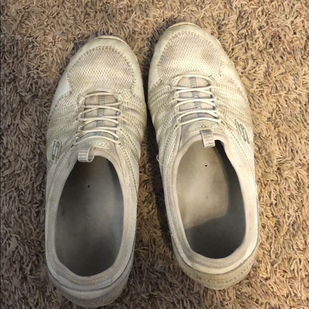 Sketchers shoes